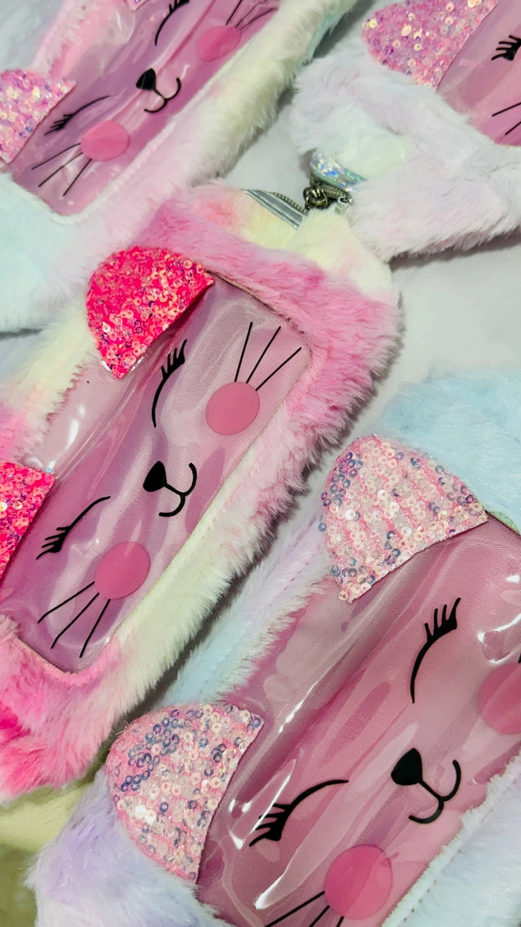 CARTUCHERA KAWAII DE PELUCHE