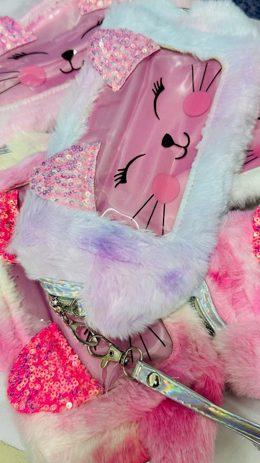 CARTUCHERA KAWAII DE PELUCHE (2)