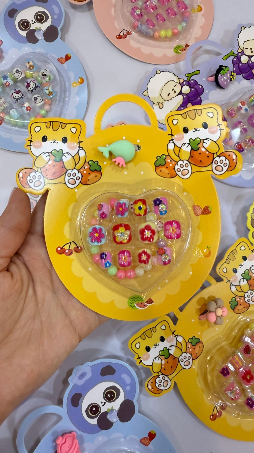 KIT UÑAS NIÑA / ANILLO Y PULSERA (2)